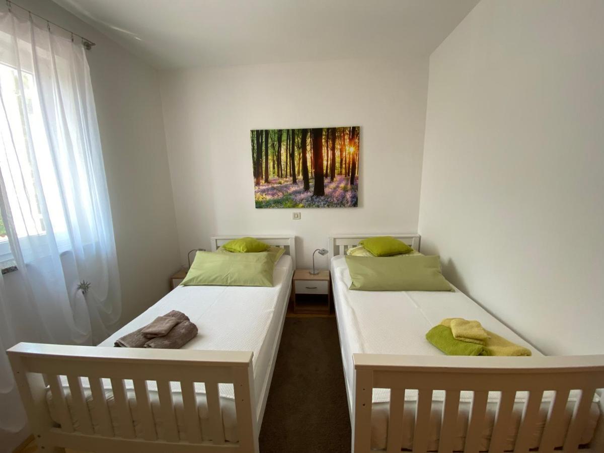 Appartement Molnar à Premantura Extérieur photo