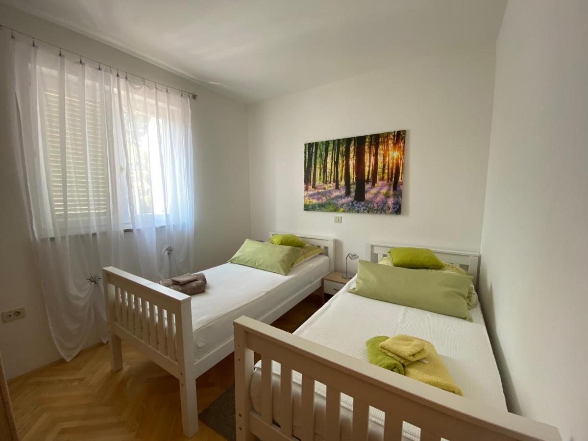 Appartement Molnar à Premantura Extérieur photo